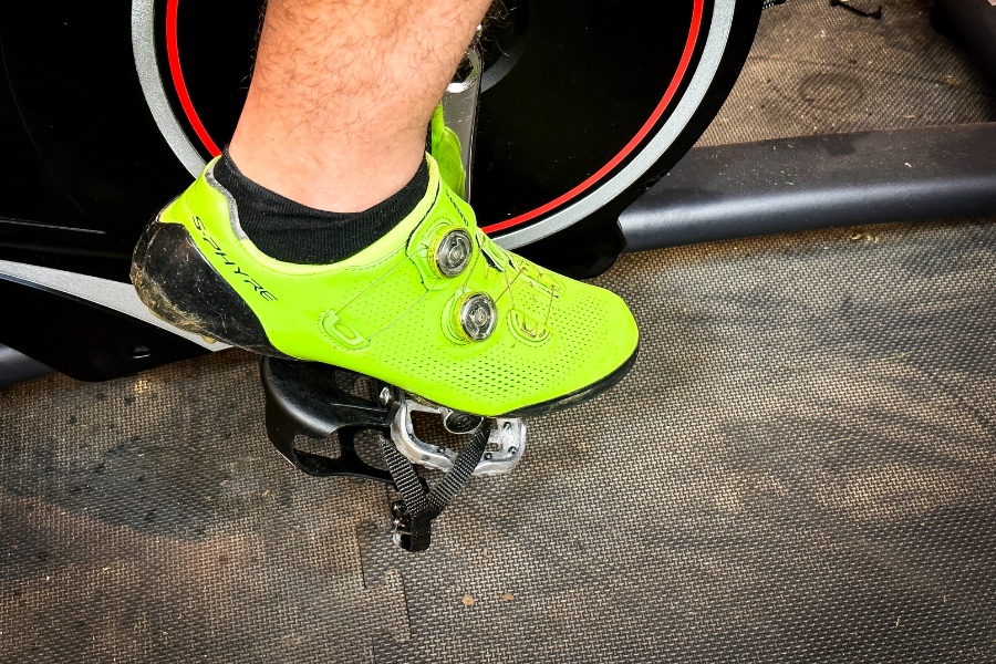 spd shoes in spin bike pedals